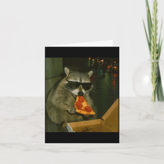 Carte Funny Raccoon Eating Zza Animal Meme  (Devant)
