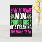 Carte Funny Stay At Home Mom Boss Proud Of Awesome Famil (Fleur jaune)