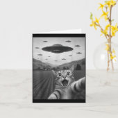 Carte Funny Surprised Ed Cat Selfie With Alien Ufo Cat U (Fleur jaune)