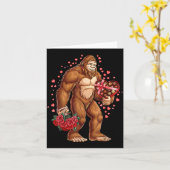 Carte Funny Valentines Day Bigfoot Heart Love Sasquatch (Fleur jaune)