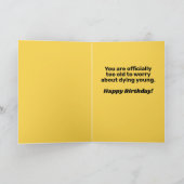 Carte Funny Yellow Lab Doctor avec résultats de laborato (Intérieur)