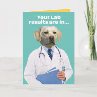 Funny Yellow Lab Doctor avec résultats de laborato