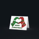 Carte Gants de ski Forme cardiaque mains personnalisées<br><div class="desc">Montrez votre amour pour le ski,  le snowboard et d'autres sports d'hiver avec ces cartes de Noël personnalisées. Elles illustrent une paire de gants de ski en rouge et vert festif en forme de coeur. Vous pouvez customiser le message à l'intérieur.</div>