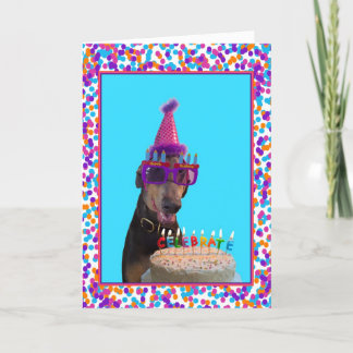 Carte Gâteau coloré de célébration d'anniversaire de