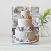 CARTE GÂTEAU FESTIF EN COUCHE BLANCHE DÉCORÉ DE JOUETS (Debout devant)