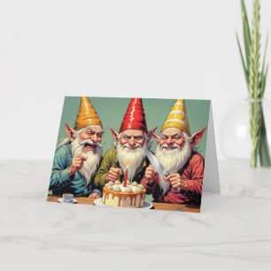 Carte Gnomes d'anniversaire coupant le gâteau d'annivers