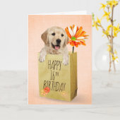 Carte Golden Retriever dans le sac d'anniversaire 16e (Fleur jaune)