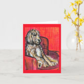 Carte Goldendoodle-En attente de la fête (Fleur jaune)