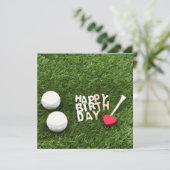 Carte Golf heureux anniversaire avec balle de golf et te (Debout devant)
