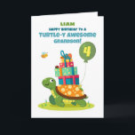 Carte Grandson 4e anniversaire Personnalisez la mignonne<br><div class="desc">Faites de son 4ème anniversaire un extra spécial avec cette carte de tortue personnalisée portant son nom. Une tortue souriante avec des cadeaux et de petits amis animaux crée une surprise d'anniversaire joyeuse et mémorable pour votre petit-fils.</div>