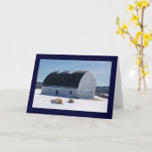 Carte Grange avec le toit incurvé dans la neige (Fleur jaune)