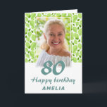 Carte Green Leaf Pattern Botanical 80th Birthday Photo<br><div class="desc">Motif botanique de la feuille verte 80e Carte photo anniversaire pour une femme qui célèbre son quatre-vingtième anniversaire. Élégant motif de feuilles vertes. Ajoutez votre photo,  nom et texte à l'intérieur ou effacez-le. Vous pouvez modifier le numéro d'âge.</div>