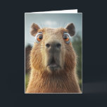 Carte Gros plan Capybara<br><div class="desc">Un gros plan comique très détaillé d'un capybara aux yeux larges et expressifs,  créant une expression hilarante et stupéfiante.</div>