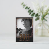 Carte grunge urbaine de faire-part d'obtention du (Debout devant)