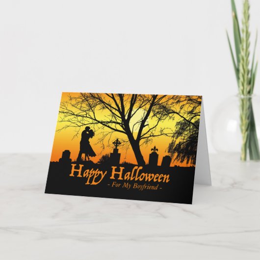 Carte Halloween pour Boyfriend, Baiser de couple, Cimeti (Devant)