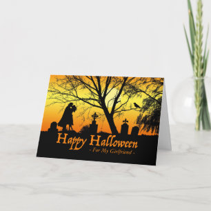 Carte Halloween pour Girlfriend, baiser couple, cimetièr