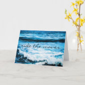 Carte Hawaii Tropical Blue Ocean Ride the Waves Script (Fleur jaune)