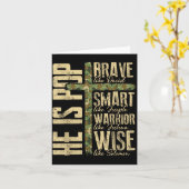 Carte He Is P Camo Religious Father's Day Christian Dad  (Fleur jaune)