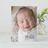 Carte “Hello” Personalized Photo Birth Announcement Card (Debout devant)
