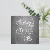 Carte Heureuse Sainte-Valentin sur un tableau à craie (Debout devant)