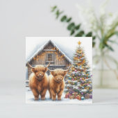 Carte Highland cows, tree and a barn Christmas card (Debout devant)