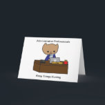 Carte Homme - Cat administratif Funny Personnaliser<br><div class="desc">Un chat assistant administratif masculin travaille dur à son bureau. Le texte de couverture dit, "Professionnels de l'administration garder les choses en cours" et avec le texte sur la plaque de nom peut être changé et customisé pour répondre à vos besoins. Le texte de la carte de voeux intérieure dit,...</div>