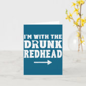 Carte I'm With The Drunk Redhead Funny St Patricks Day  (Fleur jaune)