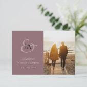 Carte Initiales violettes modernes Photo Mariage Merci (Debout devant)