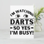 Carte Je regarde les fléchettes, alors oui, je suis occu (Debout devant)