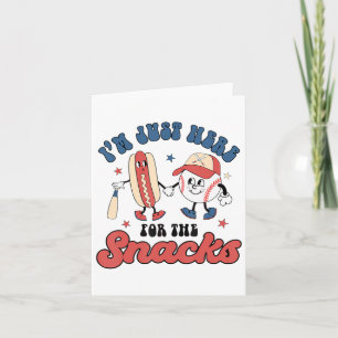 Carte Je suis juste ici pour les snacks Bysebyll 4 juill
