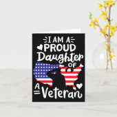 Carte Je suis une fille fière d'un vétéran de la fête de (Fleur jaune)