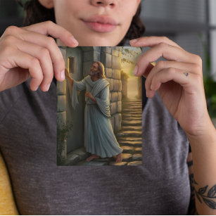 Carte Jésus frappe à une porte rustique