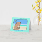 Carte Joli Capybara chilling dehors sur la plage heureux (Fleur jaune)