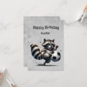 Carte Joueur de soccer mignon Raccoon personnalisé Anniv (Devant/Arrière en situation)