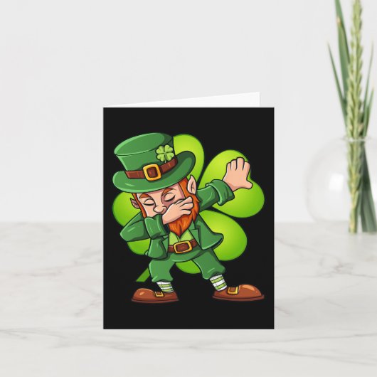 Carte Jour de la Saint Patrick Dabbing Leprechaun Clover (Devant)