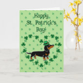 Carte Jour de la Saint-Patrick Dachshund noir et feu pos (Fleur jaune)