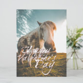 Carte Joyeuse Saint-Valentin avec cheval regardant (Debout devant)