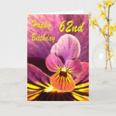 Carte Joyeux 62e Anniversaire Fleur Pansy (Fleur jaune)