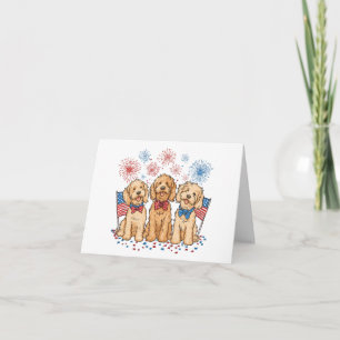 Carte Joyeux anniversaire 4 juillet chien Goldendoodle