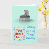 Carte Joyeux anniversaire avec patinage sur patins à rou (Fleur jaune)
