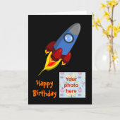 Carte Joyeux anniversaire avec une fusée de vaisseau spa (Fleur jaune)