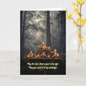 Carte Joyeux anniversaire des bougies mystiques dans la (Fleur jaune)