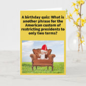 Carte Joyeux Anniversaire du règne de jeu de mots (Fleur jaune)