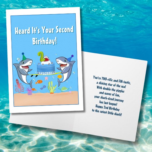Carte Joyeux deuxième anniversaire Requins avec gâteau