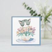 Carte Joyeux Kitten Anniversaire Assis Dans Un Pot De Fl (Debout devant)