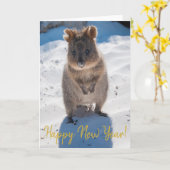 Carte Joyeux Nouvel An Cute Quokka sur la plage Australi (Fleur jaune)