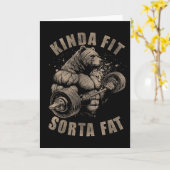 Carte Kinda Fit Sorta Fat - Funny Gym Bear Weightlifting (Fleur jaune)