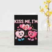 Carte Kiss Me I'm 67 Funny Cute Six Seven Meme 6-7 Valen (Fleur jaune)