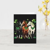 Carte la fête de la Saint-Patrick équitation trois cheva (Fleur jaune)