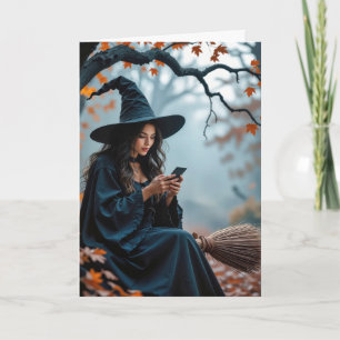 Carte La sorcière d'Halloween sur sa chambre et textos